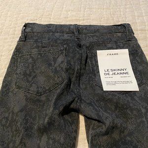 NWT Frame skinny jeans, snakeskin denim